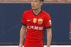多特蒙德重伤倒地，武磊全队围拢祈祷，场面感人的简单介绍